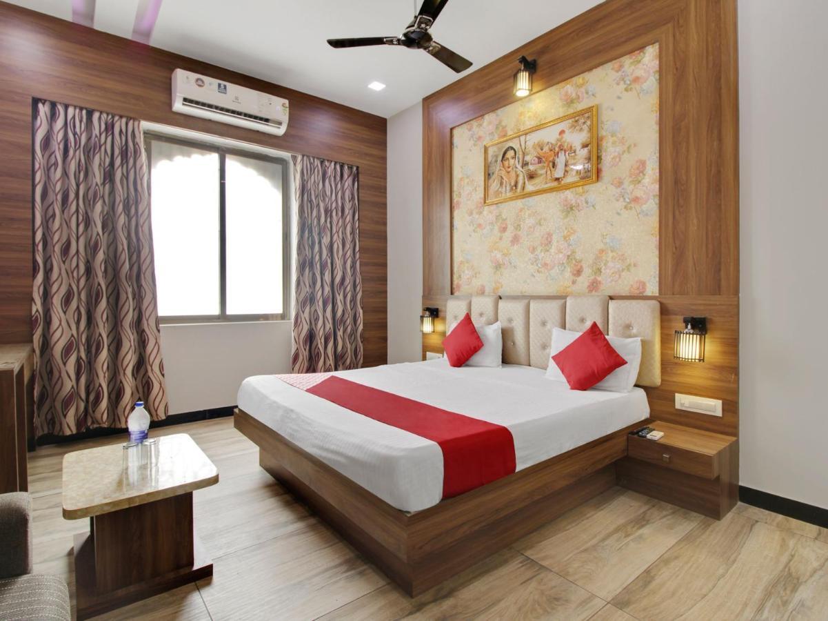 Oyo 72429 New Abhinandan Hotel Amroha Esterno foto