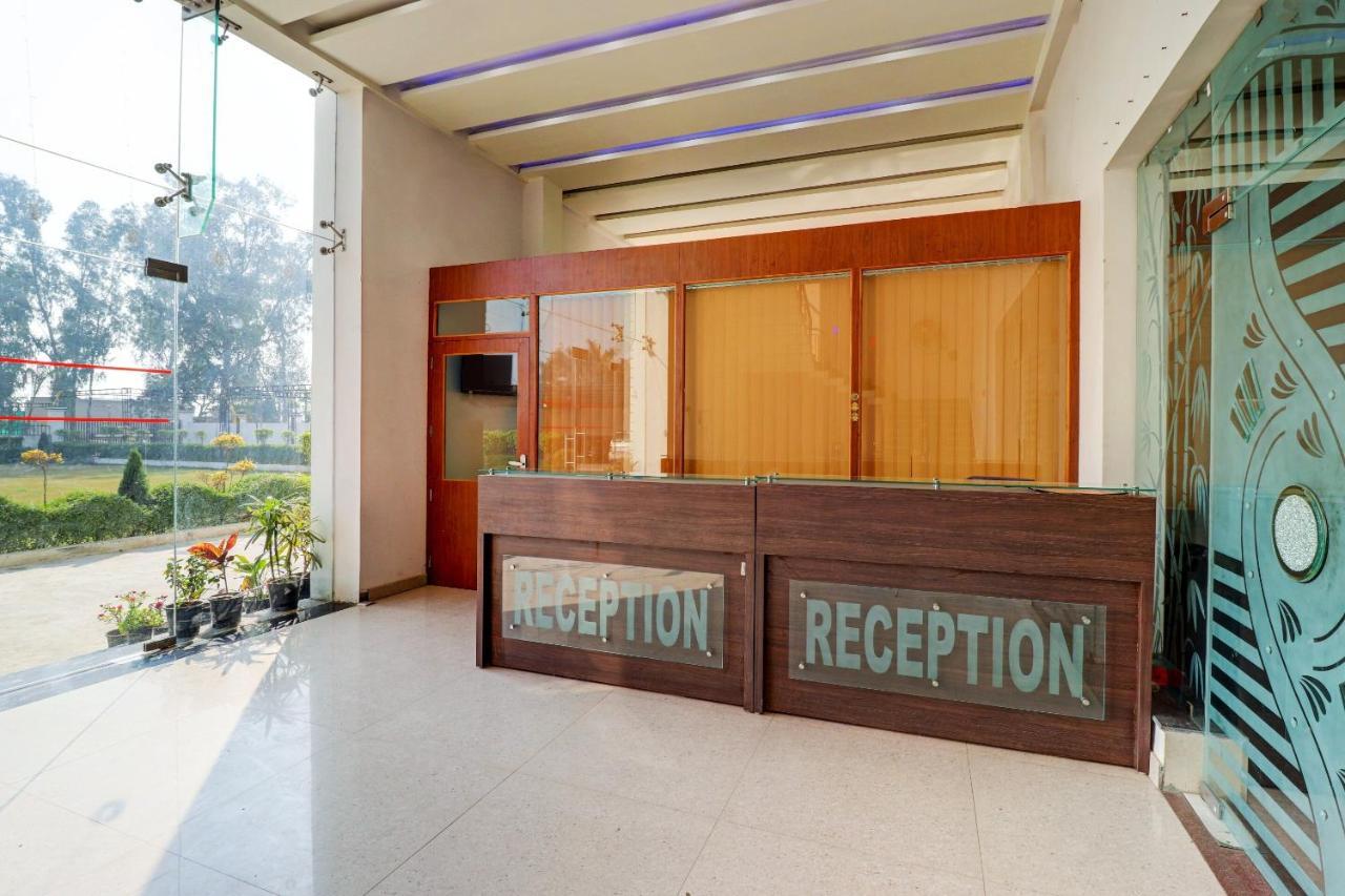 Oyo 72429 New Abhinandan Hotel Amroha Esterno foto