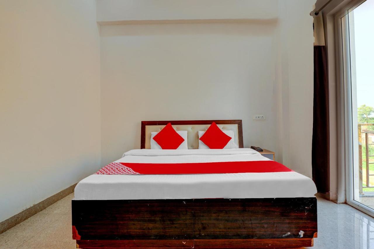 Oyo 72429 New Abhinandan Hotel Amroha Esterno foto