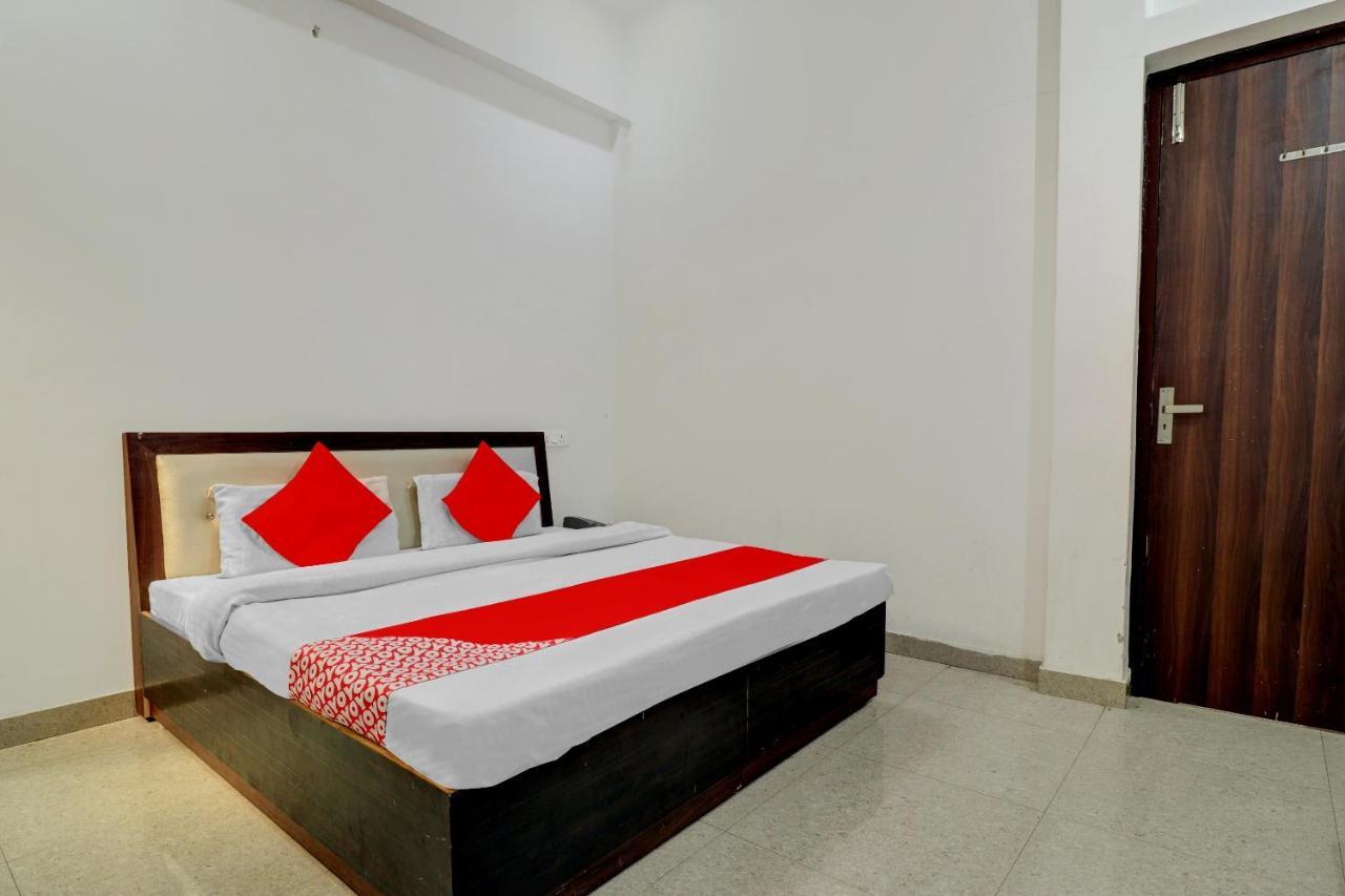 Oyo 72429 New Abhinandan Hotel Amroha Esterno foto