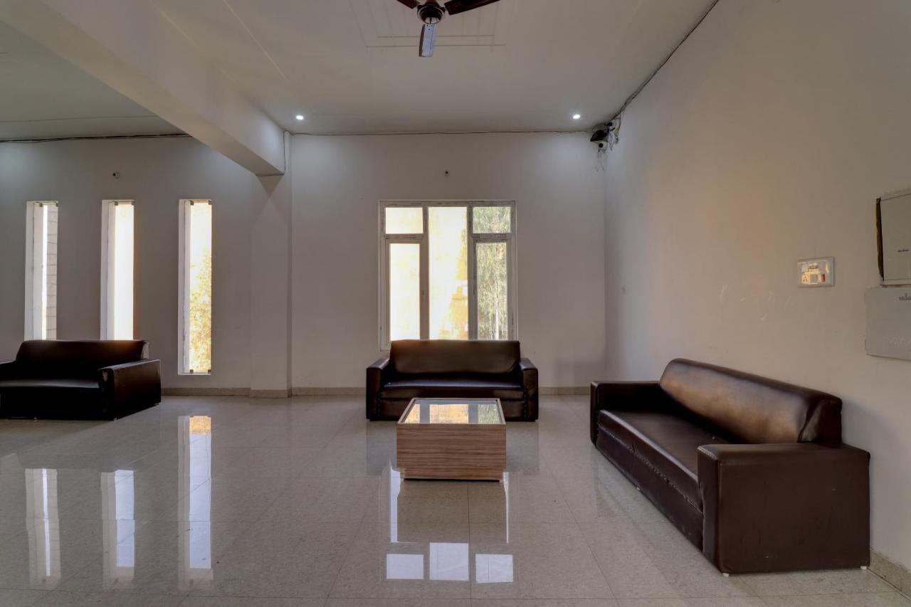 Oyo 72429 New Abhinandan Hotel Amroha Esterno foto