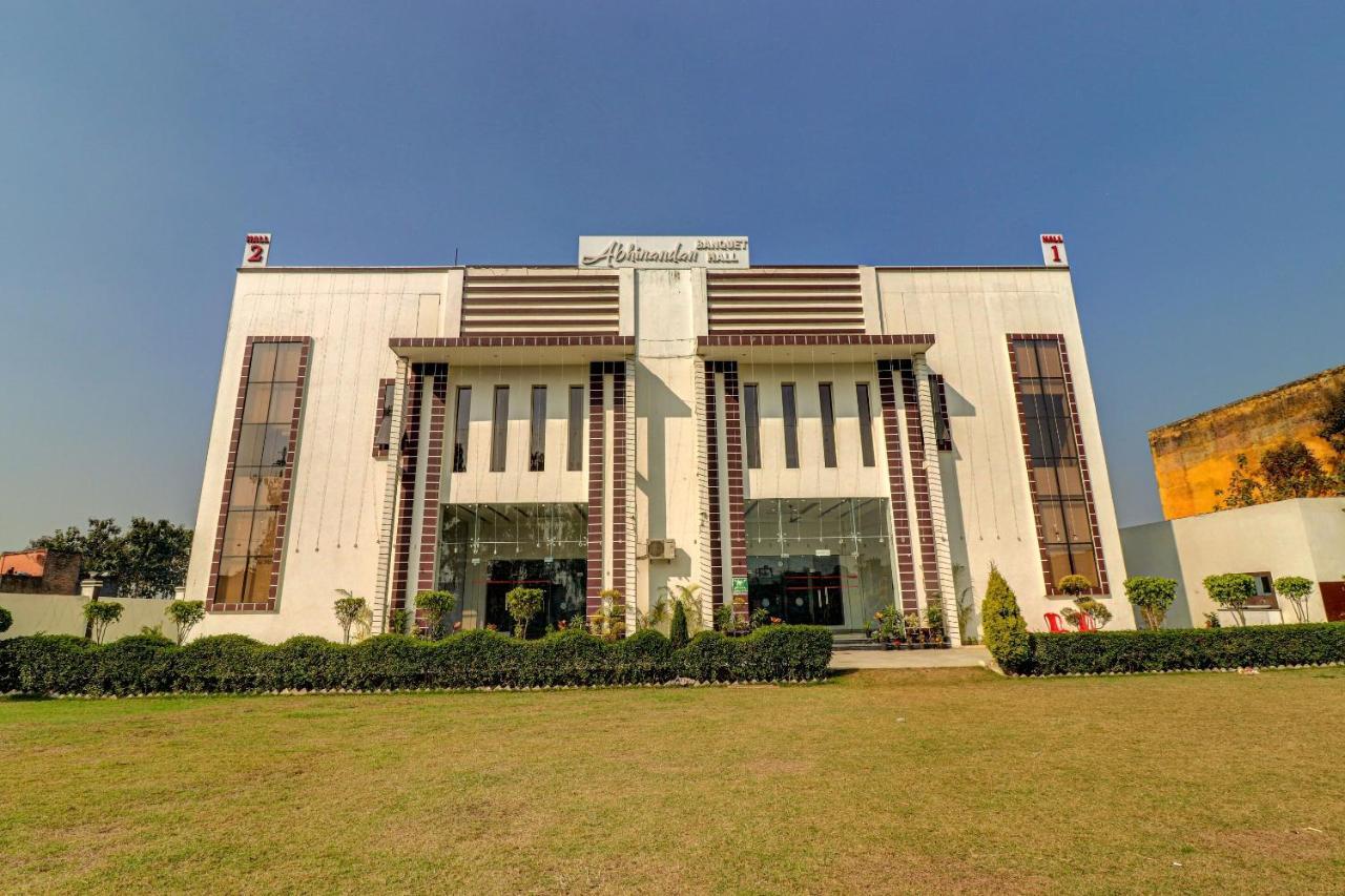 Oyo 72429 New Abhinandan Hotel Amroha Esterno foto